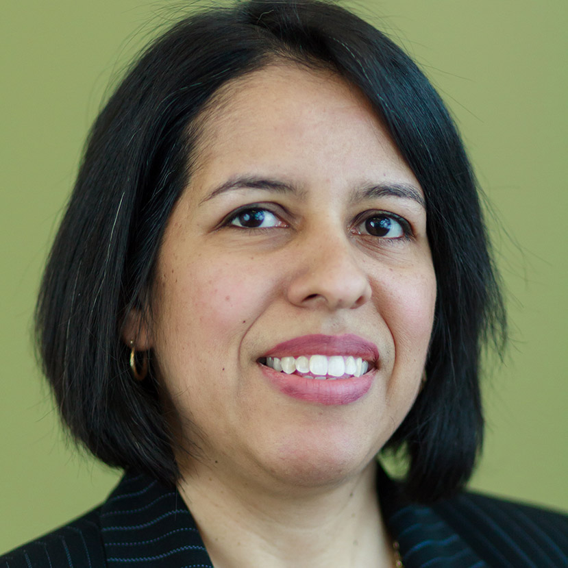 Headshot photo of Elizabeth Gil