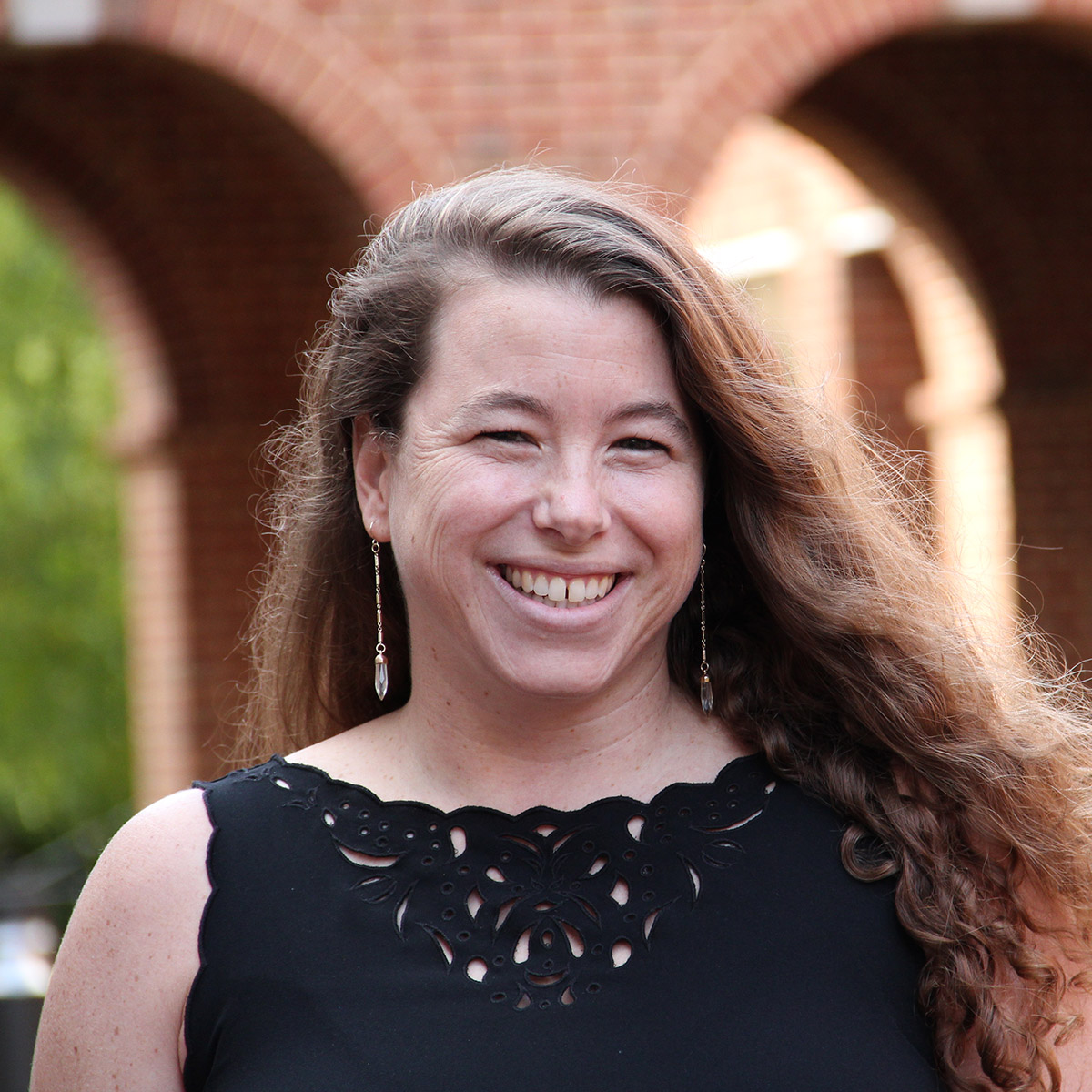 Headshot photo of Erin Anderson